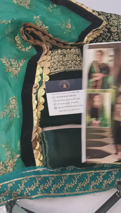 ✨ Zainab Chottani Luxury Embroidered Velvet 3 Piece Unstitched Suit ✨