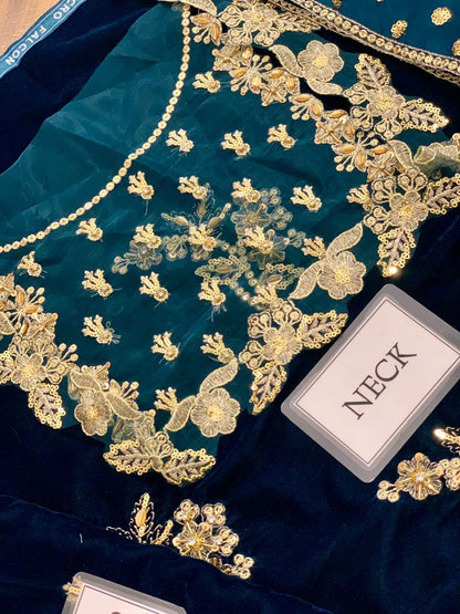 Afrozeh  Velvet Embroidered Winter Luxury 3-Piece Suit with Handworked Dupatta”