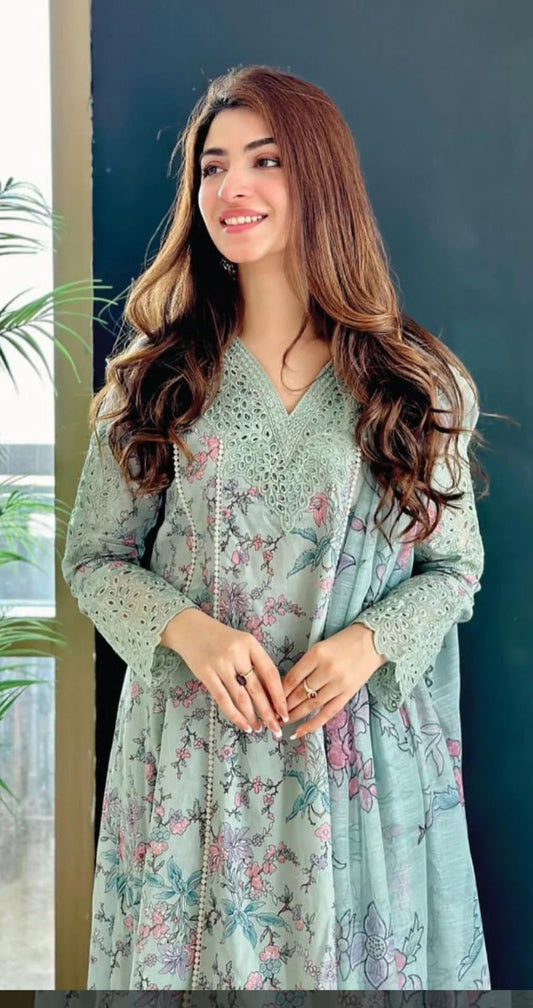 Iznik Lawn presents a premium 3-piece