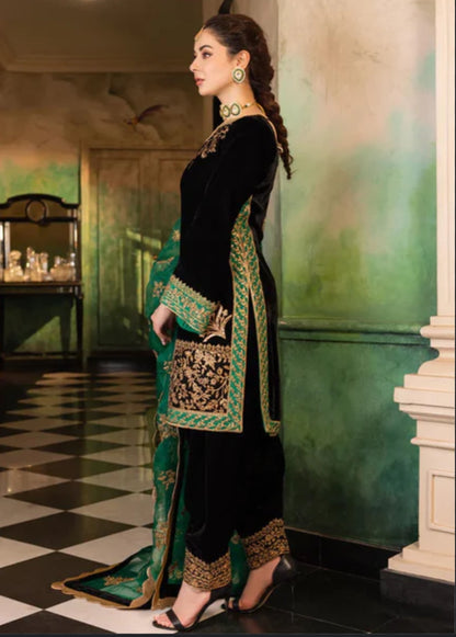 ✨ Zainab Chottani Luxury Embroidered Velvet 3 Piece Unstitched Suit ✨